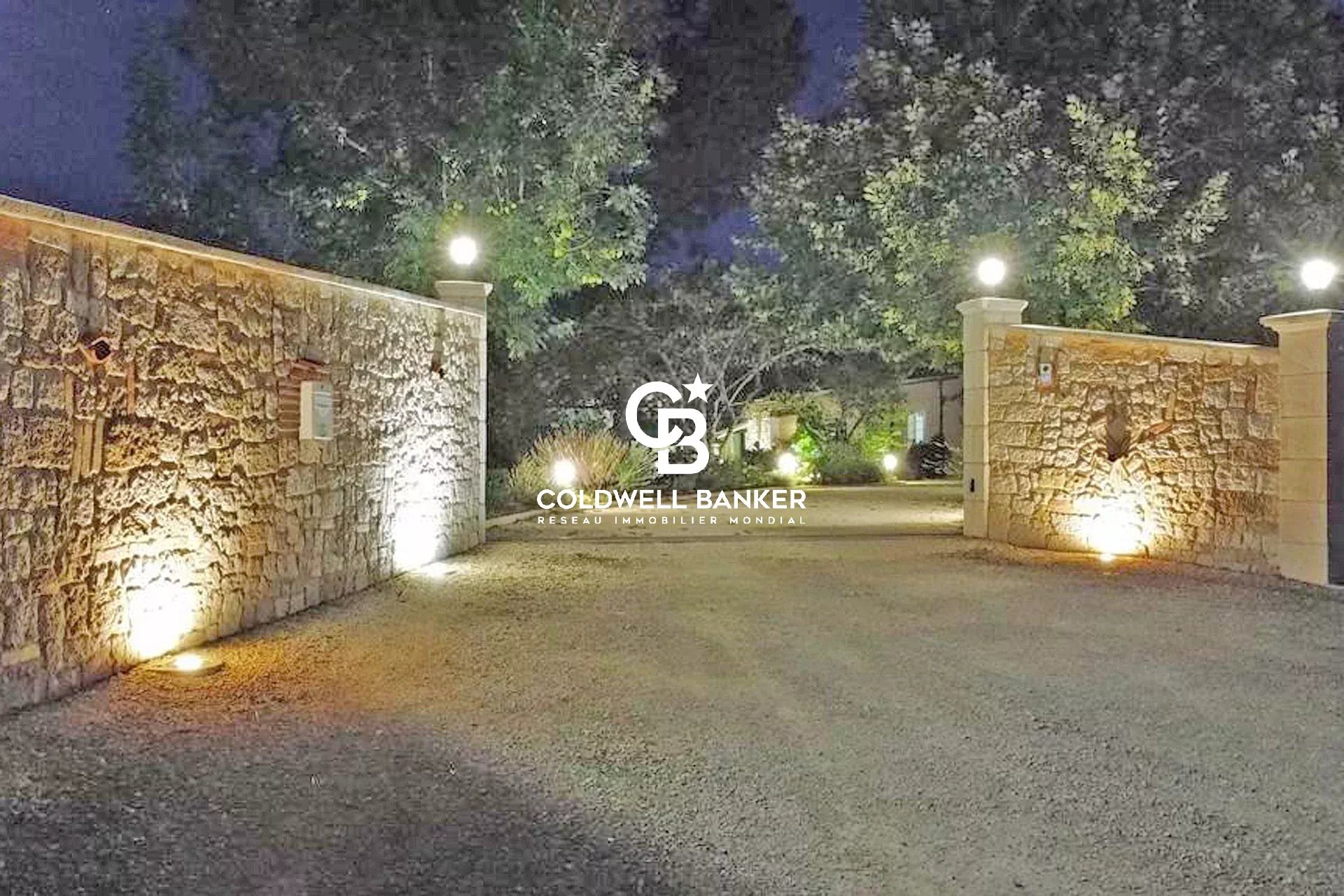 Maison de campagne avec étang, projet touristique