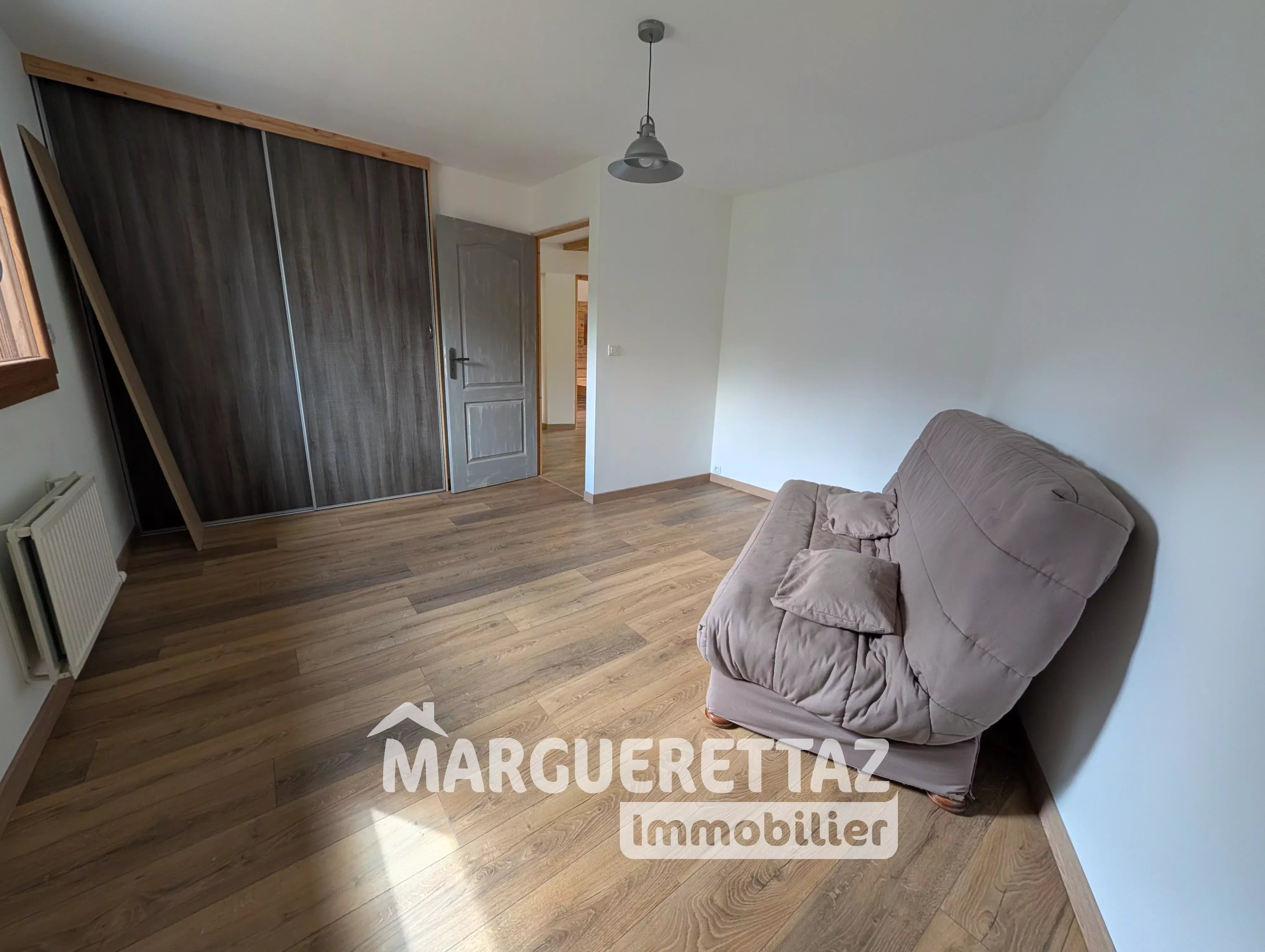 MAISON DE VILLAGE DE 188 m² A ONNION